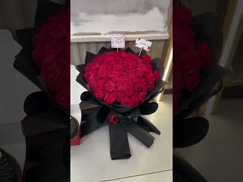 Luxury 100 Red Roses Flower Bouquet in Pakistan video thumbnail