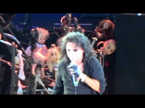 Alice Cooper - Poison on Motley Crue 2014 Farewell Tour