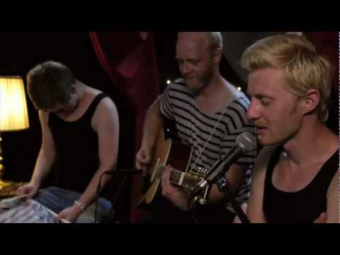 Ewert And The Two Dragons - Good Man Down (Live @ Lowlands 2012)