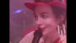 Laurie Anderson – ”Beautiful Red Dress”