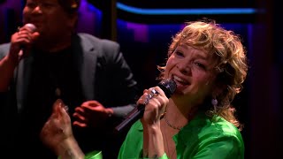 Krezip en Passion Gospel Choir | &#39;Running From&#39; | Khalid en Sophie