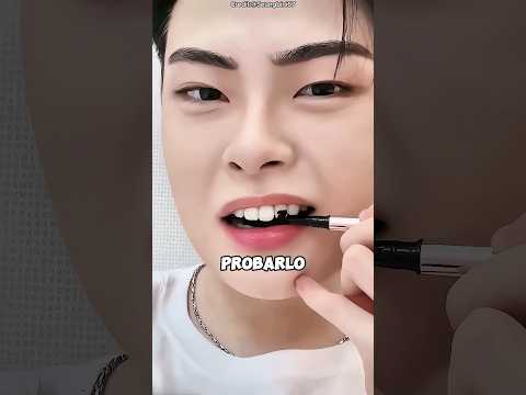 Se coloreó los dientes con un marcador negro y ahora parecen de conejo 😬🐰 #shortvideo