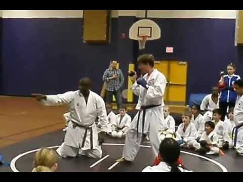 Capoeira & Karate's Wayne Otto   Sweeps