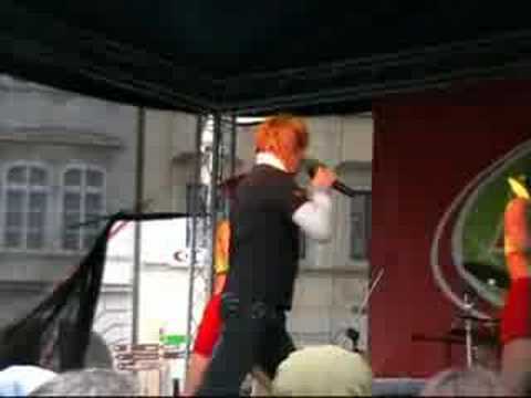 Petr Kotvald - Je v tahu (live)