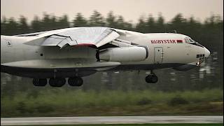 У Ту-134 заход с уходом, у ИЛ-76 посадка в сложных метеоусловиях.