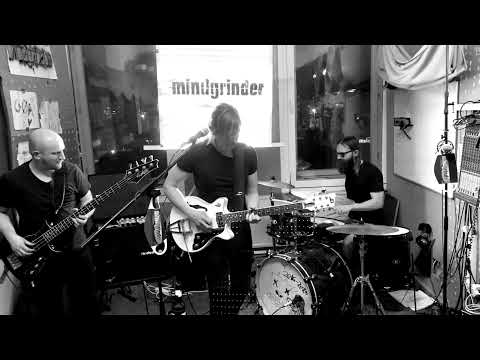 mindgrinder - train (OFFICIAL VIDEO)