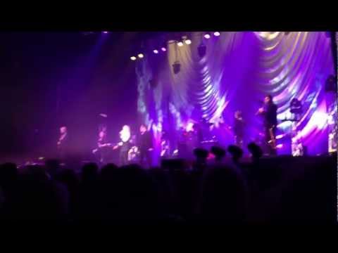 Long Live Love (her UK Eurovision entry 1974) - Olivia Newton-John at Cardiff Motorpoint Arena