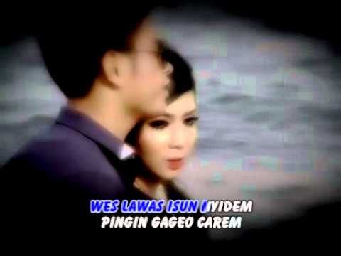 NANDA FERARO FEAT KIKI ANGGUN BANYUWANGI