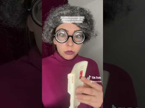 Quand tu déchires le livre que tu es en train de lire avec tes élèves en plein tournage #humour