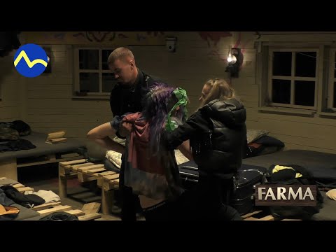 Alex a Šimon vláčia opitého FiFqa - FARMA