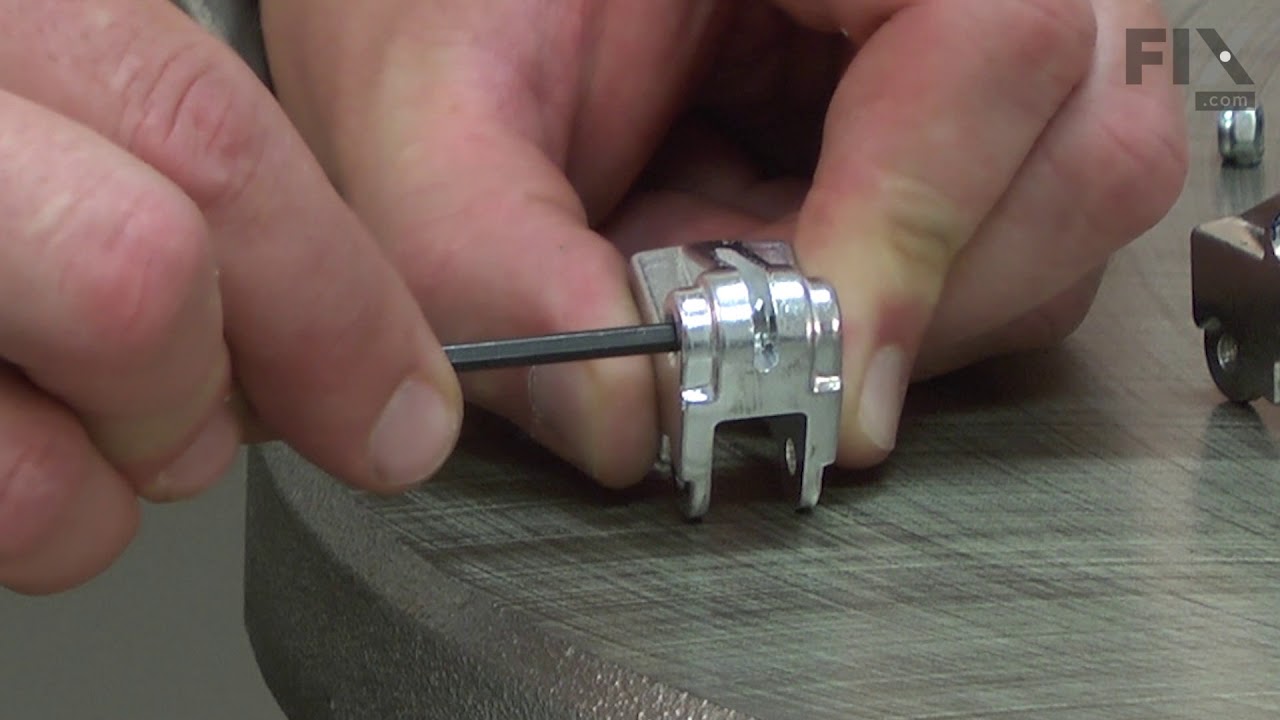 Replacing the Blade Chuck