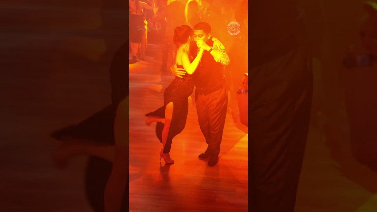 Video thumbnail for Mara Oviedo and Octavio Fernandez Having Fun In The Ronda