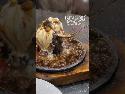 Sizzling brownie! 😋 #shorts #food #sizzling #brownie