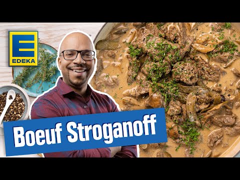 Boeuf Stroganoff I Russisches Gericht mit Rinderfilet und Pilzen