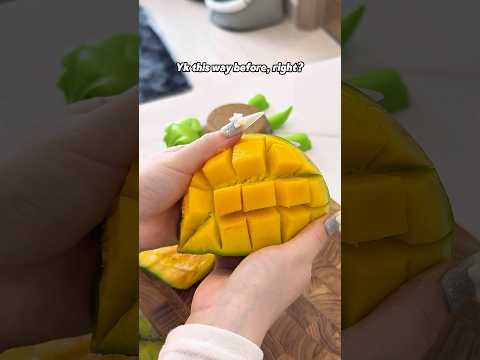 How do you cut the mango? 🥭 #shorts