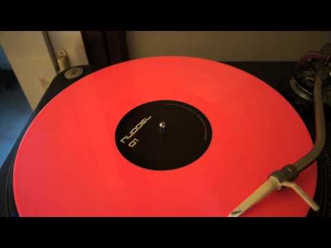 Huppel 01 - A - Stije - Iron Cube Cel