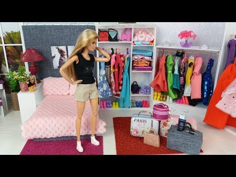 Barbie Packs Her Dolls Bags to go on a Trip!New Doll Clothes Barbie Bedroom Morning Routine @Barbie