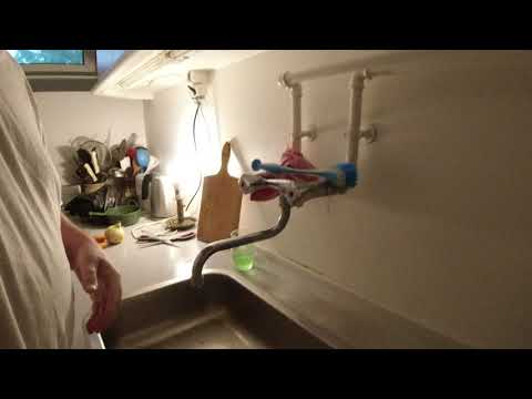 MongoTV_3381 - Danish Vlog - Mongo Madskole - Hønsebouillonsuppe Med Spaghetti - Løg - Gulerødder