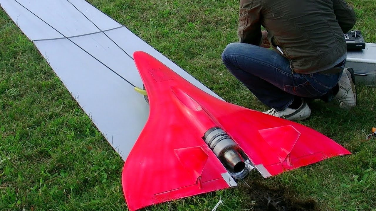 世界最速724km/hで飛ぶ、ラジコン模型航空機 世界最速724km/hで飛ぶ、ラジコン模型航空機