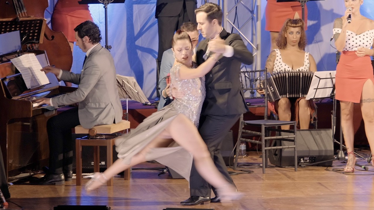 Vanesa Villalba and Facundo Pinero – Los despojos by Romantica Milonguera