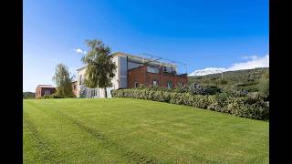 Da Villa Neri alla scoperta dell'Etna, il vino miglior strumento per vivere le t