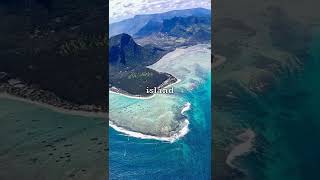 Underwater Waterfall 🏝