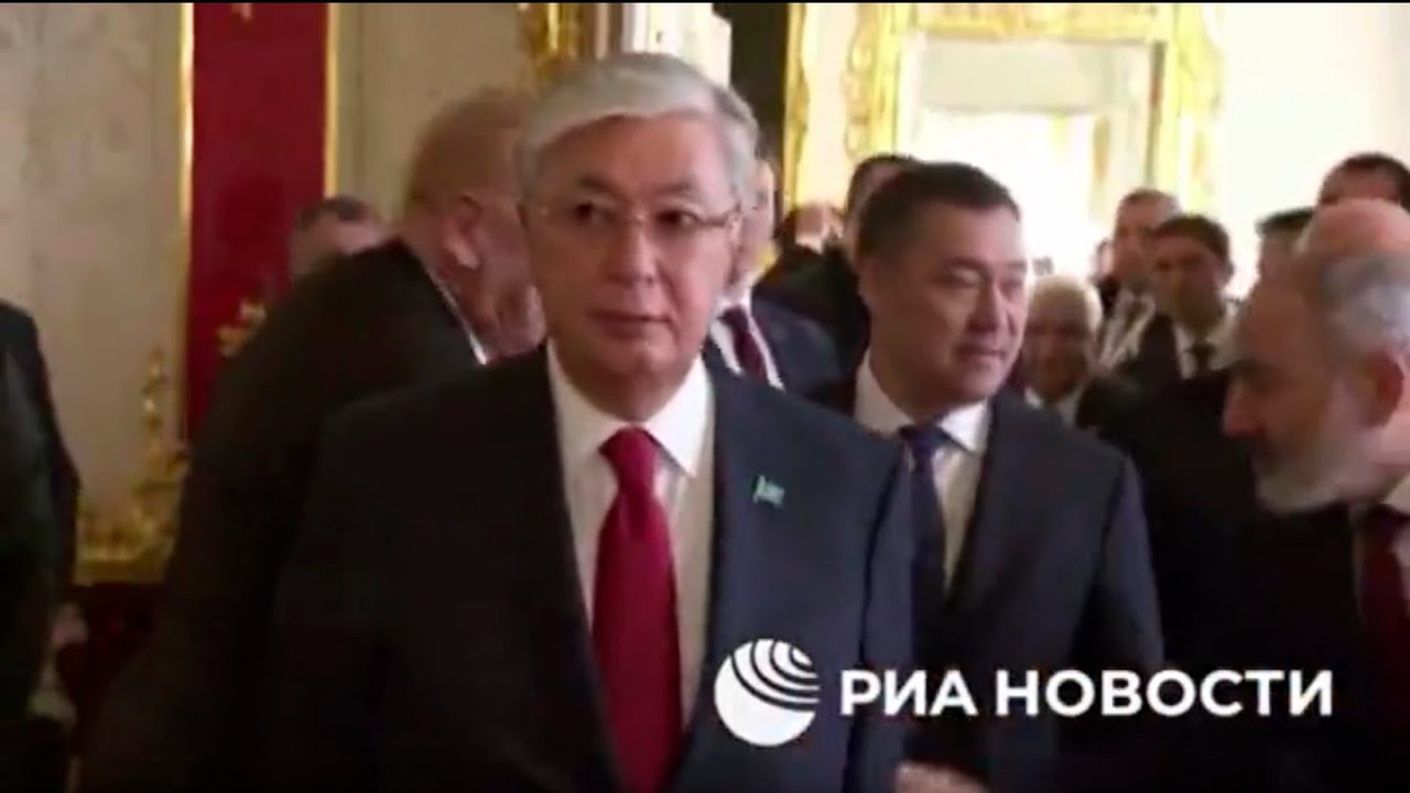 Փաշինյանն ու Ալիևը ձեռքսեղմումով բարևեցին իրար