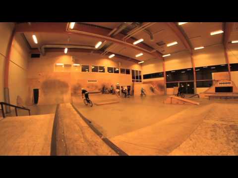 Dudka - Nils och Nicholas en dag i hallen