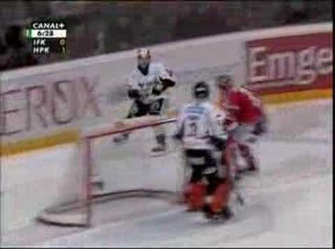 Hauhtonen hits Schneider
