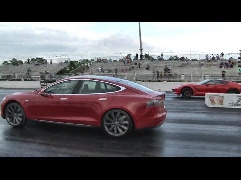 2014 C7 Corvette vs Tesla Model S P85 - 1/4 mile Drag Race Video - StreetCarDrags