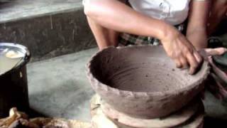 preview picture of video 'Lombok Pottery - Black Ceramic Bowl'