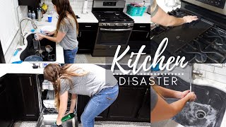 DIRTY KITCHEN GETS CLEANED // CLEANING MOTIVATION // CLEANING MOM