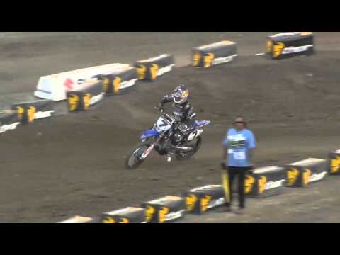 Supercross LIVE! 2012 - 2 Minutes on the Track in Anaheim - Supercross Second Practice