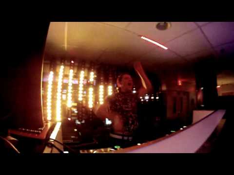 Will Atkinson live at Bikkuri Lounge