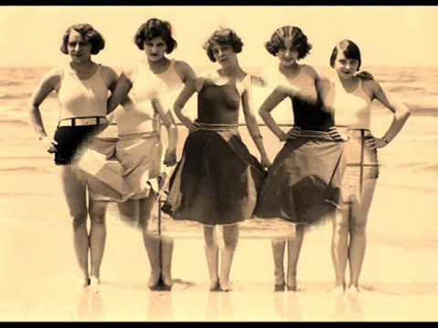 Ain,t She Sweet.The Radiolites.1927.Beach foto,s of the"Roaring Twenties"