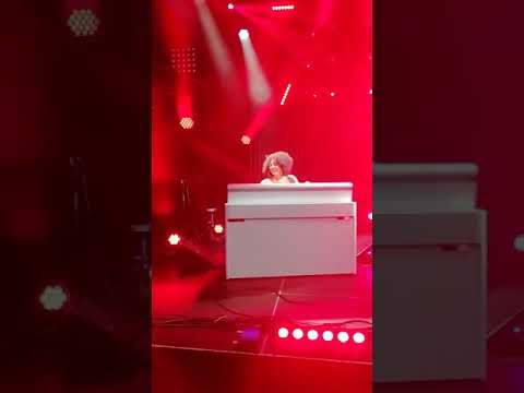 A lovely Sheléa Frazier wish me happy birthday in dexibell event in italy