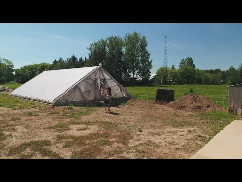 A greenhouse eight feet underground | The Green Week