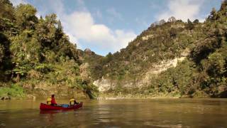 preview picture of video 'Whanganui River Canoe Safaris'