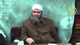 هل يجوز رفع اليدين في الدعاء بين الأذان والإقامة؟ الشيخ مشهور بن حسن آل سلمان image