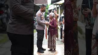 Download lagu Viral police officer marries spinster mp3 Download lagu Viral police officer marries spinster mp3