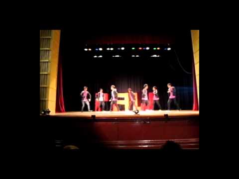 Versatyle dance crew at RAW on the dance floor 2011