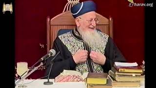 הלכות עשרה בטבת ודיני קריאת שמע - ויגש תשס"ז - מרן הרב מרדכי אליהו (הרב מרדכי אליהו זצ"ל) - התמונה מוצגת ישירות מתוך אתר האינטרנט יוטיוב. זכויות היוצרים בתמונה שייכות ליוצרה. קישור קרדיט למקור התוכן נמצא בתוך דף הסרטון