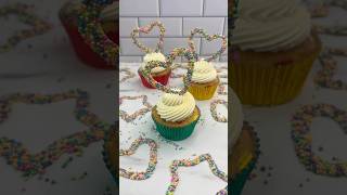 Download lagu Sprinkle shapes 🌈🧁 for @wilton #cakedbyrach #cupcake #bakingideas #howto #sprinkles #shortsfeed mp3