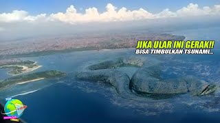 Download lagu A Giant Snake Sleeping in the Indonesian Ocean Causes a Stir! If It Moves, It Could Cause a Major... mp3