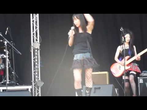 Mika Bomb 'Bettie Page' live at the Village Green