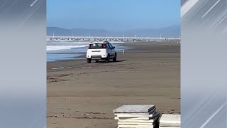 Porta la nipotina in auto sulla spiaggia, multa da 1000 euro