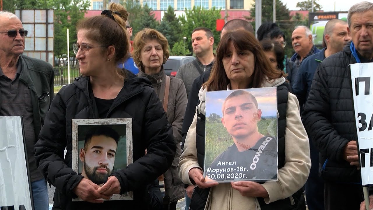 Протест срещу войната по пътищата иска справедливост за жертвите