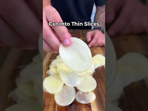 Healthy Low Calorie Sour Cream & Onion Potato Chips! #healthyrecipes #lowcalorie #potato #fitness