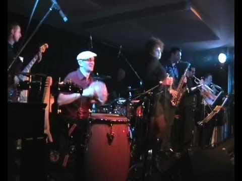 FUNKSHONE - TAKE DOWN - Live at Floriditas 24-11-11.wmv