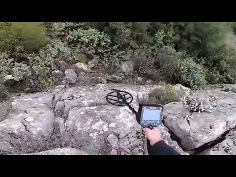 Defineci Tektekçi Arazide Arama Yapıyor !!!